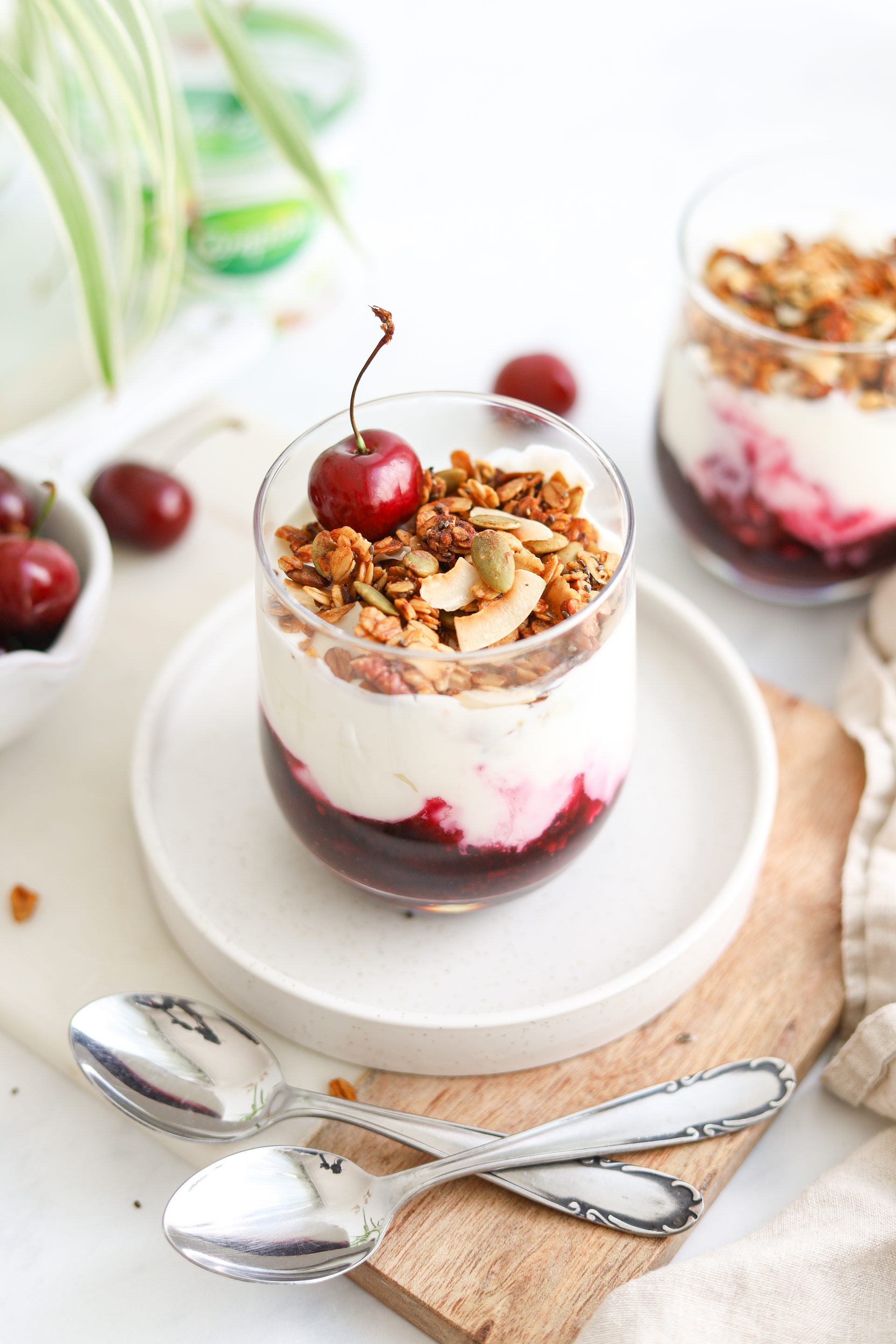 Compotée de cerises, fromage blanc et granola coco — stoemp it up